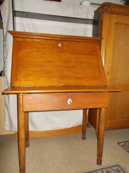 Starožitný rozkládací psací stůl