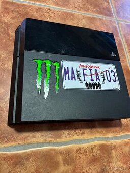 Ps4 v dobrem stavu vyčištěny a ma novou termopastu