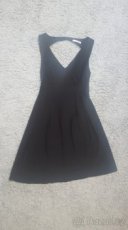 Černé elastické šaty - 1