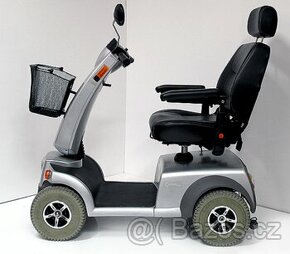 Elektrický invalidní vozík, čtyřkolový skútr
