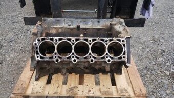 Blok motoru V10