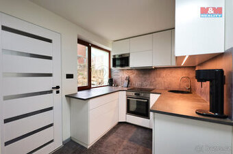 Prodej rodinného domu, 111 m², Lešany