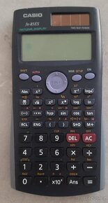 Kalkulačka Casio zn. fx-85ES - vědecká