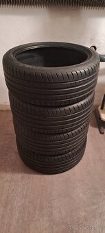 Pneu  Goodyear  215 40 R18