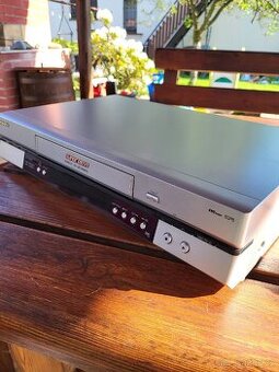 Videorekordér VHS PANASONIC NV-HV50