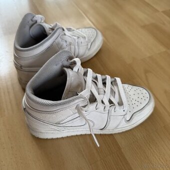 Air Jordan 1 Mid bílé – vel. 36