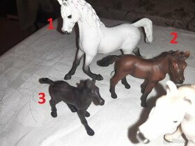 7. Arabští koně zn. Schleich v bezvadném stavu