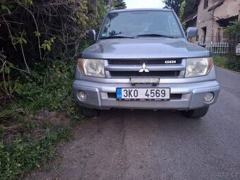 Mitsubishi pajero pinin