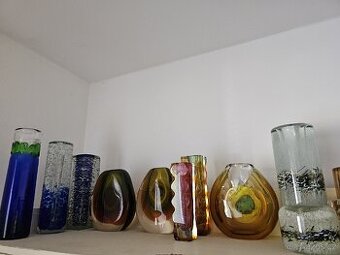 Sbírám STARÉ VÁZY, sošky, figurky, hutní sklo, porcelán