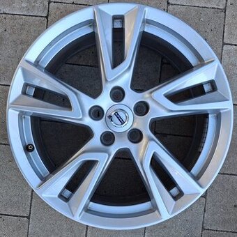 18" Volvo xc60 XC90  7,5j et 50,5 sada alu