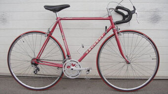 Peugeot Course, 1979, malinová perleť, krásná silnička