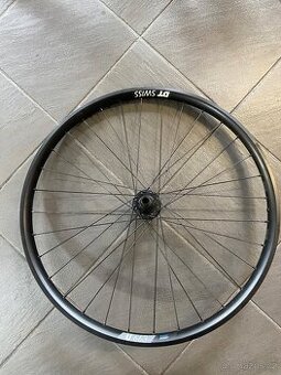 Zapletené kolo DT SWISS 350