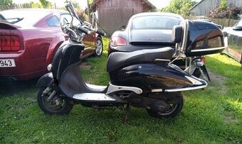 Skútr 125 ccm REZERVACE - 1