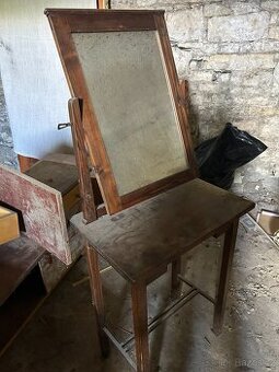 Stolek se zrcadlem /historický toaletní stolek