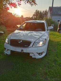 Skoda Octavia Combi 2,0 TDI RS havarovana, pojizdna