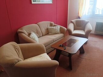 Rozkládací sedačka a dvě křesla