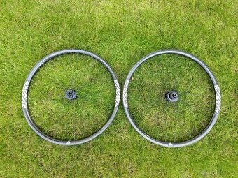 Zapletená kola Light Bicycle, Dtswiss, Novatec 29" boost 11 - 1