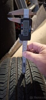 Prodám pneu MG - 215/55 R17 94V