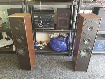 Třípásmové sloupové reproduktory