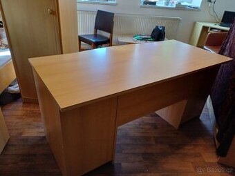 Psací stůl šířka 160 cm výška 75 cm, hloubka 75 cm