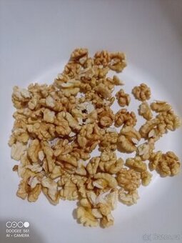 Vlašské ořechy letošní loupané