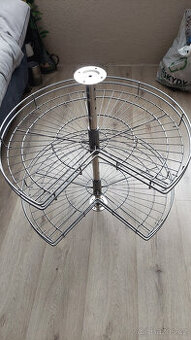 Drátěný systém do rohové skříňky