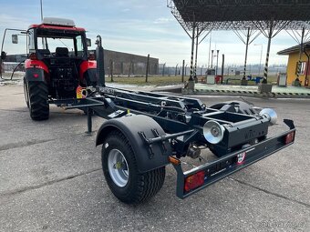 Traktorový nosič kontejnerů Portýr 7.5 - ihned k odběru