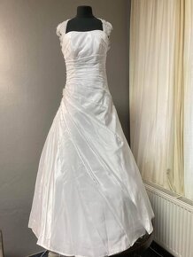 Levné svatební šaty vhodné i na věneček ve vel.38-40