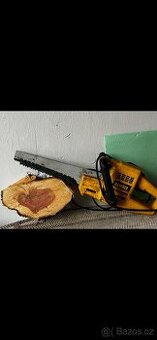 DeWALT aligator pila OW 390 1300 W  275 mm