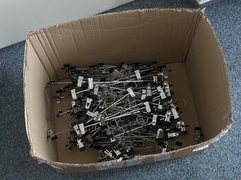 Šatní ramínka kalhotová kovová 100ks