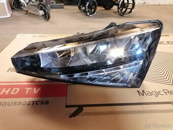 Pravé přední světlo- Scala