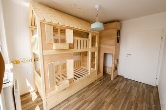 Domečková postel + hrací domek Atypická výroba