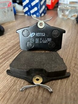 Sada brzdových destiček Remsa. Použití viz. Druhé foto
