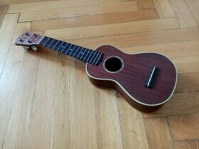 Sopranove ukulele masivni mahagon