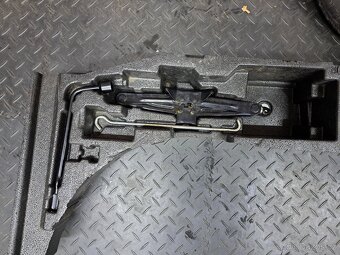 Vložka s nářadím Toyota C-HR 2016-2023