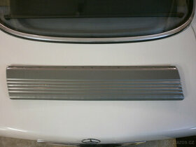 Mercedes W126 r. 79-85 - plastový kryt řidičových dveří