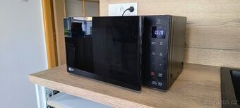 Mikrovlnná trouba LG
