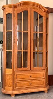 Prodám Rustikální celoprosklenou vitrínu s šuplíky