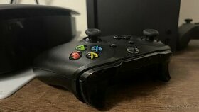 Xbox controller (ovladač funguje i na pc a telefon)