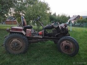 Traktor domácí výroby - motor RS09 (GT124) - 1