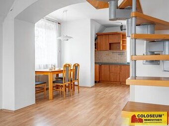Napajedla, dvougenerační RD 2+1 a 3+kk, 2 garáže, zahrada, p