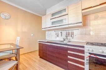 Pronájem bytu v os. vlast. 2+1+lodžie/55m2 na ul. Na Kopci ,