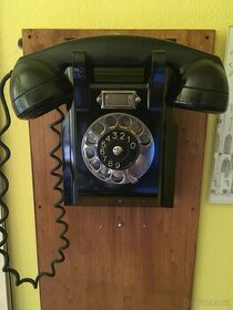 Telefon ERICSSON