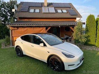 Tesla model Y Performance, 2024 1.maj., nové v ČŘ
