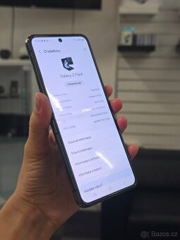Samsung Galaxy Z Flip4 5G v záruce - 1