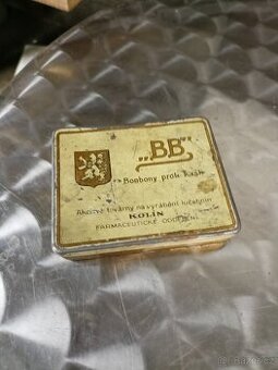 Plechovka bonbony