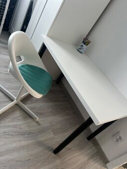 Psací stůl IKEA + židle