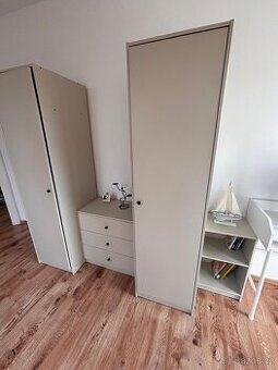 2 skříně a 2 skříňky