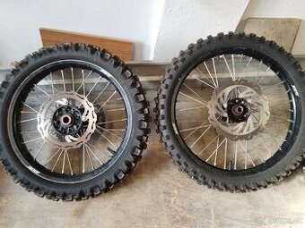 Prodám komplet kola Honda CRF 19" + 21" - 1