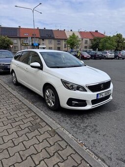 Peugeot 308 kombi 1.2 Pure Tech, 81 Kw, koupeno v ČR